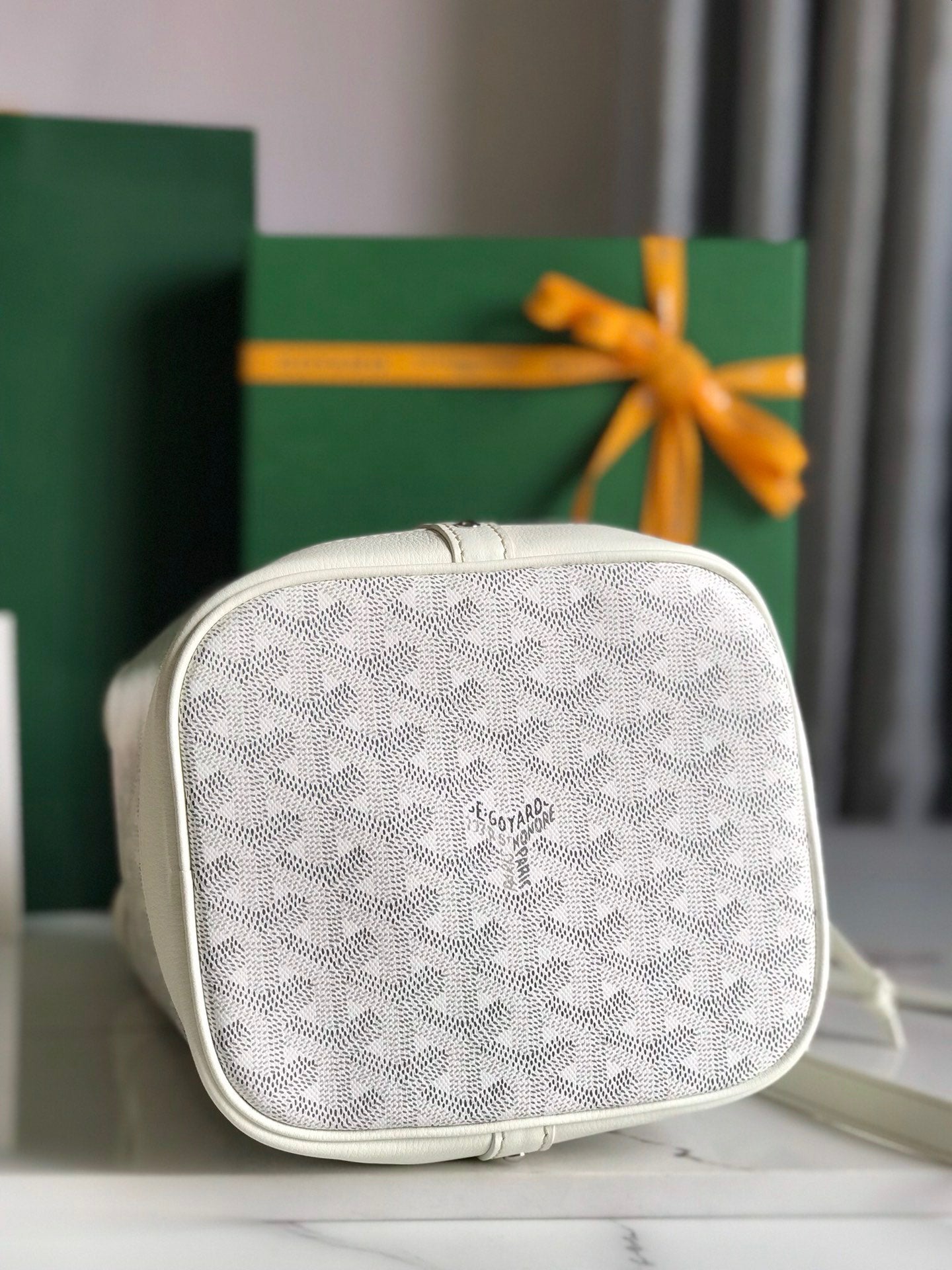 Goyard Petit Flot Bucket Bag 22 cm White Goyardine Canvas And Lambskin Trim