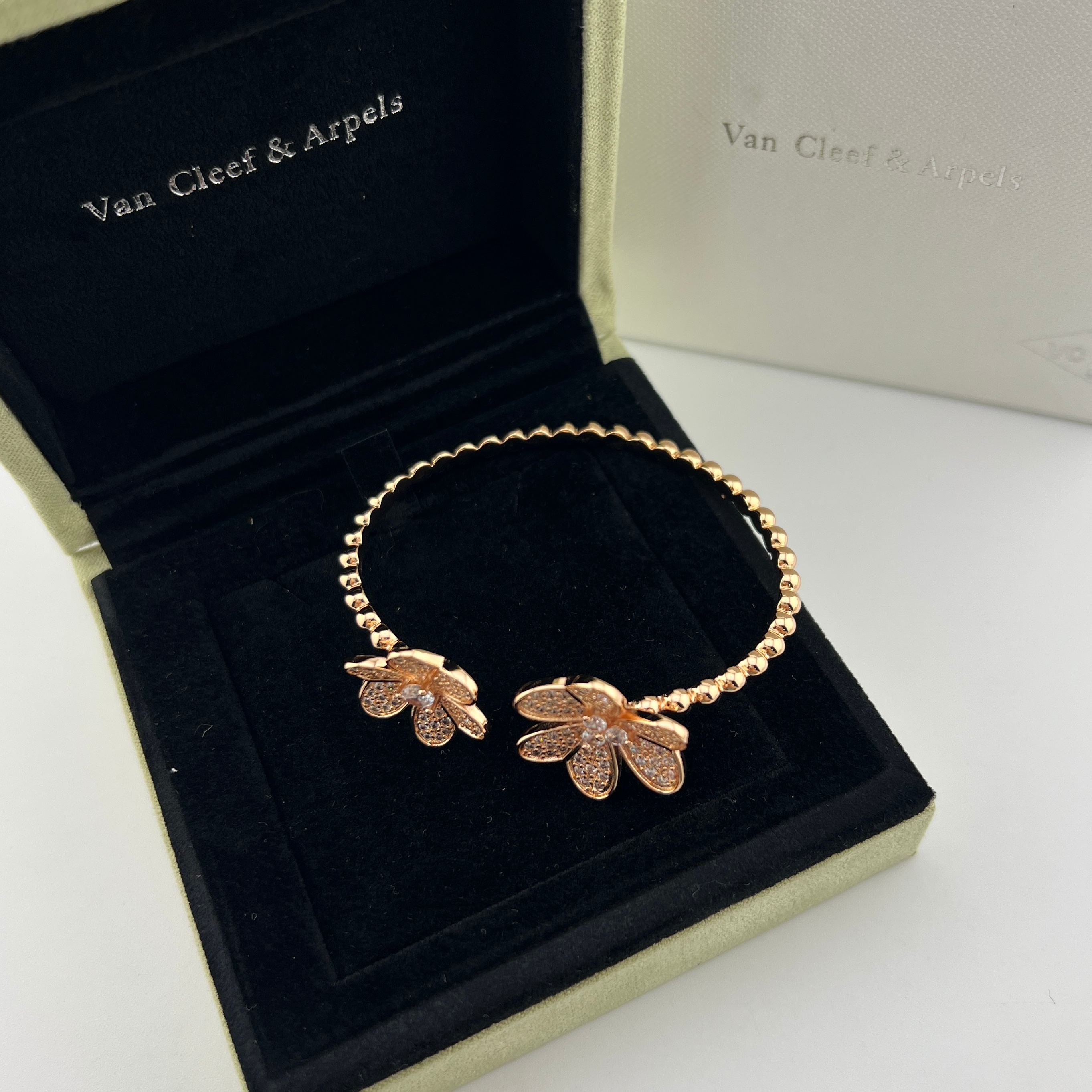 Pavé diamond floral bracelet