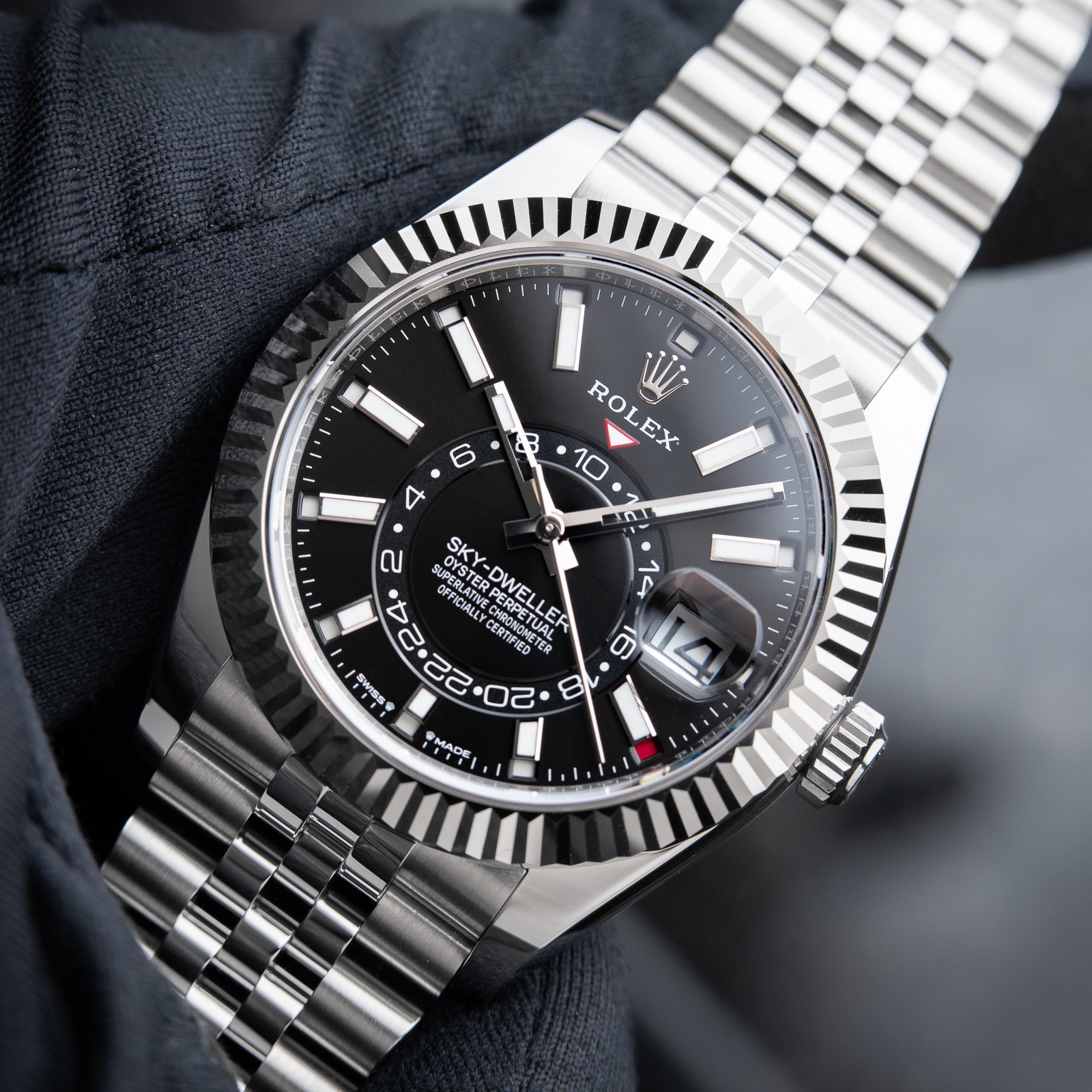 Rolex Sky-Dweller 42 mm Bright black Dial 336934 Jubilee