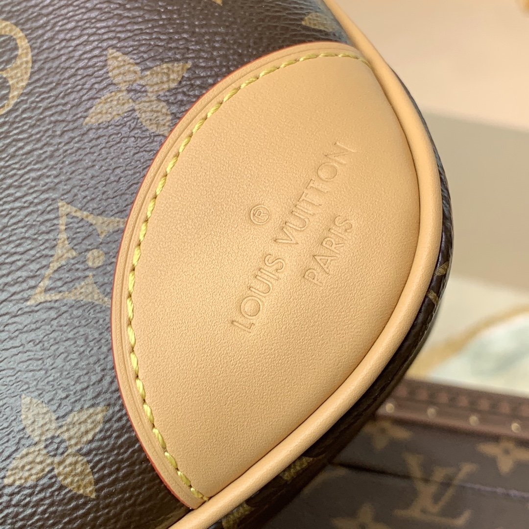 Louis Vuitton Boulogne PM Monogram Canvas Shoulder Bag Natural 29cm M45832