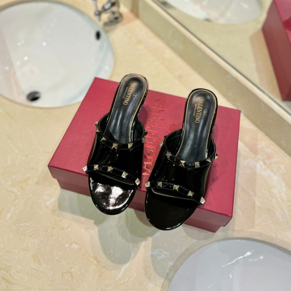 Valentino Garavani Rockstud Skin Heeled Sandals Black