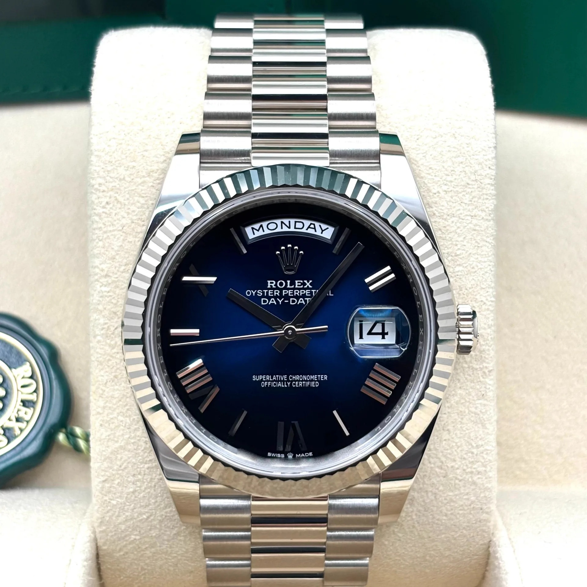 【Super Clone】RLX  Day-Date President 40mm White Gold Blue Roman Ombre Dial - 228239