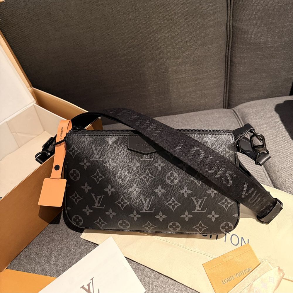 Louis Vuitton Pochette Accessoire Bag Black 24Cm