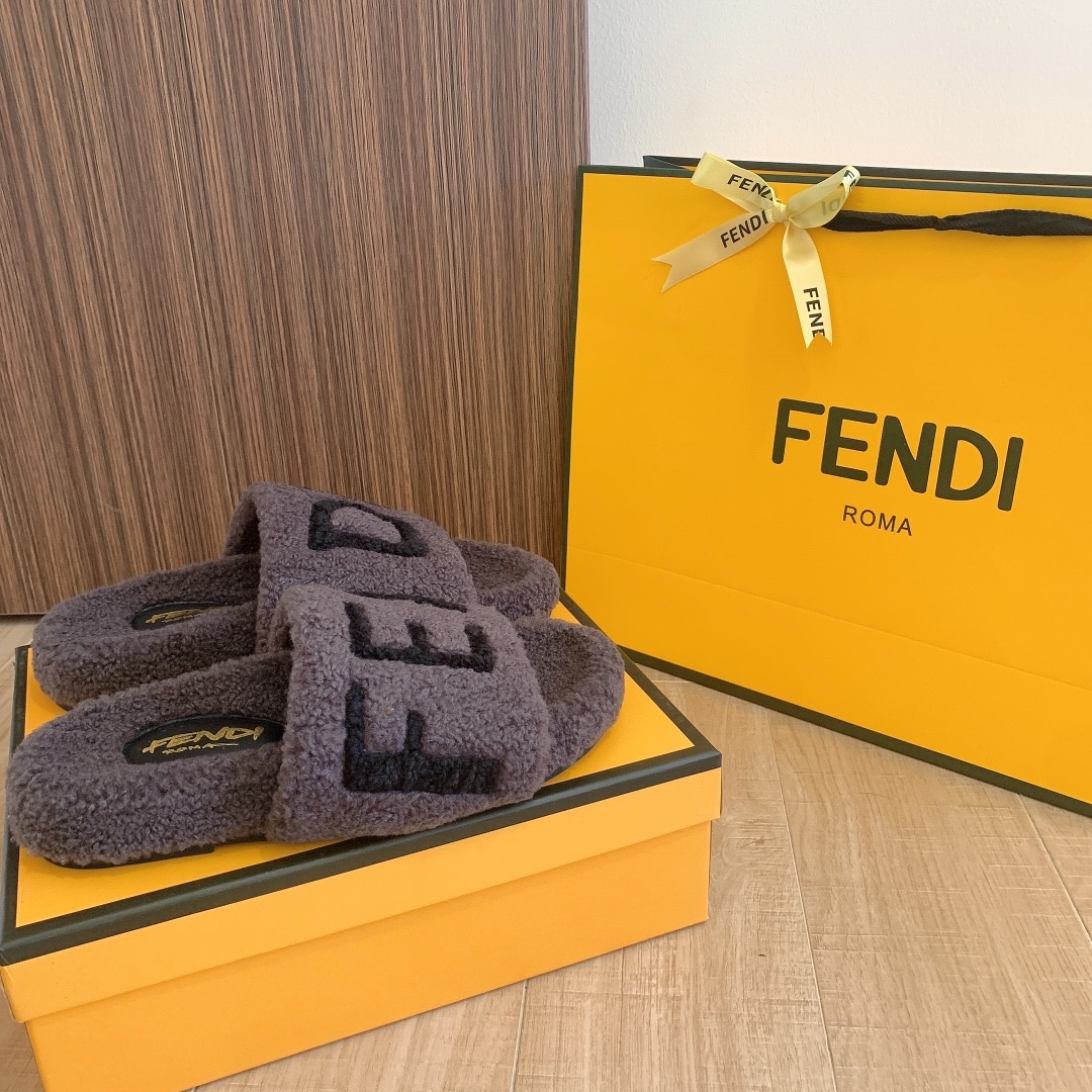 Fendi Fleece Black Text Slippers Grey