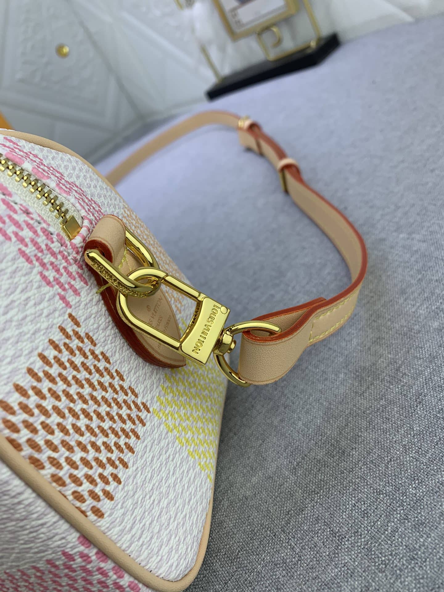 Louis Vuitton Speedy Bandoulière Damier Canvas Peach 20Cm
