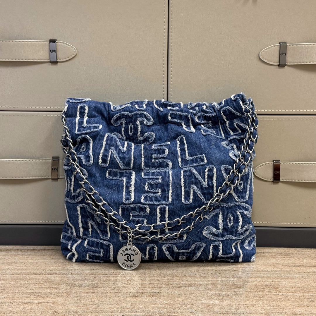 Chanel-denim 22 bag