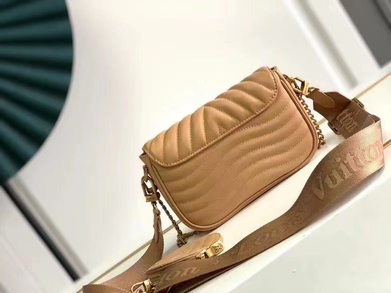 Louis Vuitton New Wave Multi Pochette 19Cm Beige