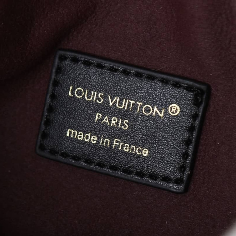 Louis Vuitton Pochette Mia Creme 22Cm M26245