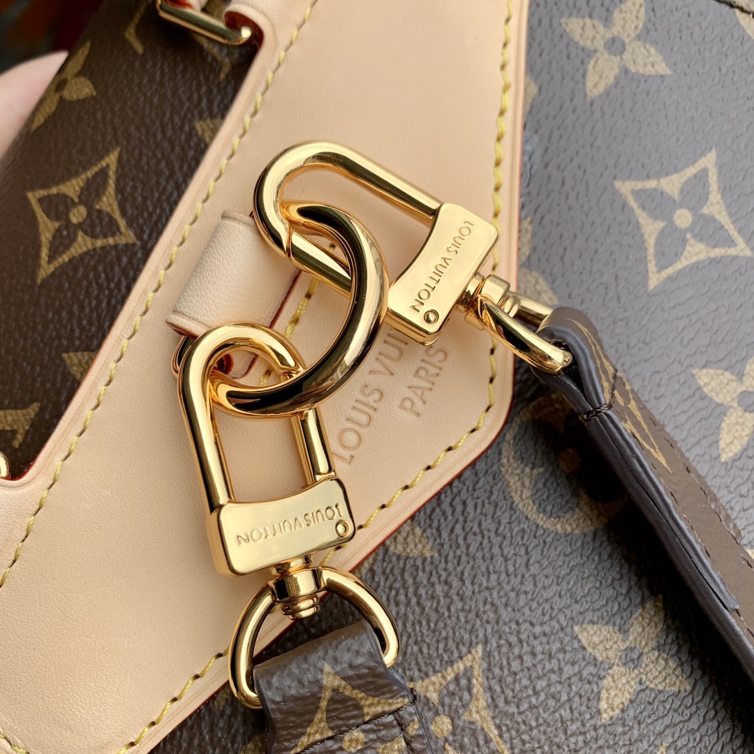 Louis Vuitton M11198 Montsouris PM Monogram