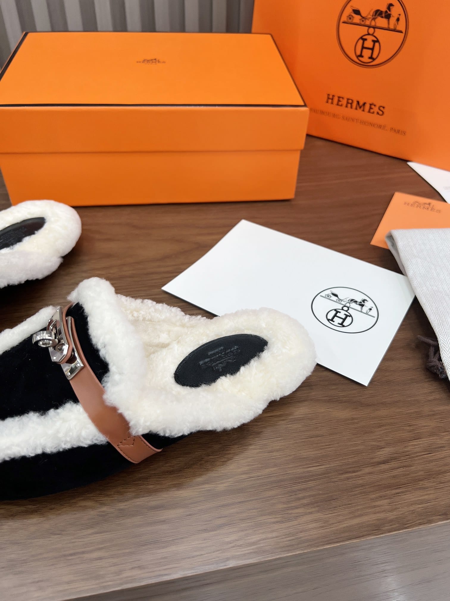 Hermes Oz Mule Shearling Black White