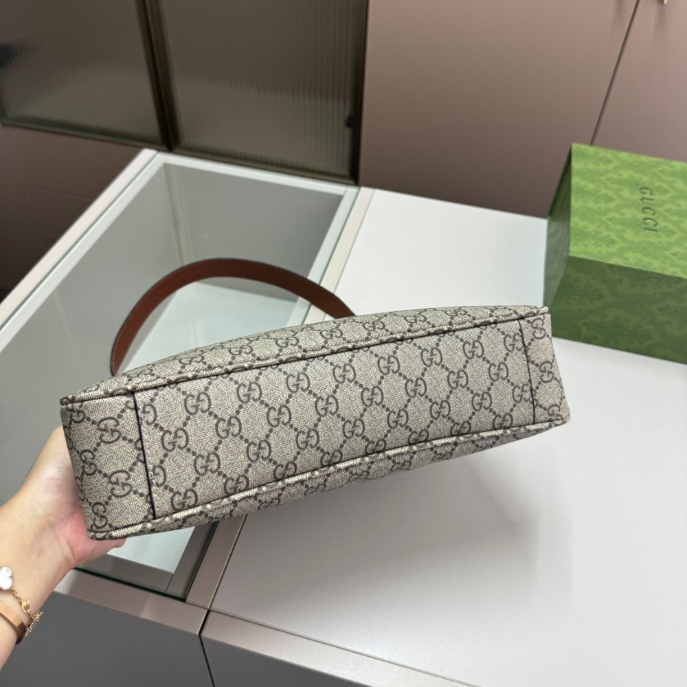 Gucci Gg Emblem Small Shoulder Bag Beige And Dark Brown 30Cm 815218 Faeaa 9762