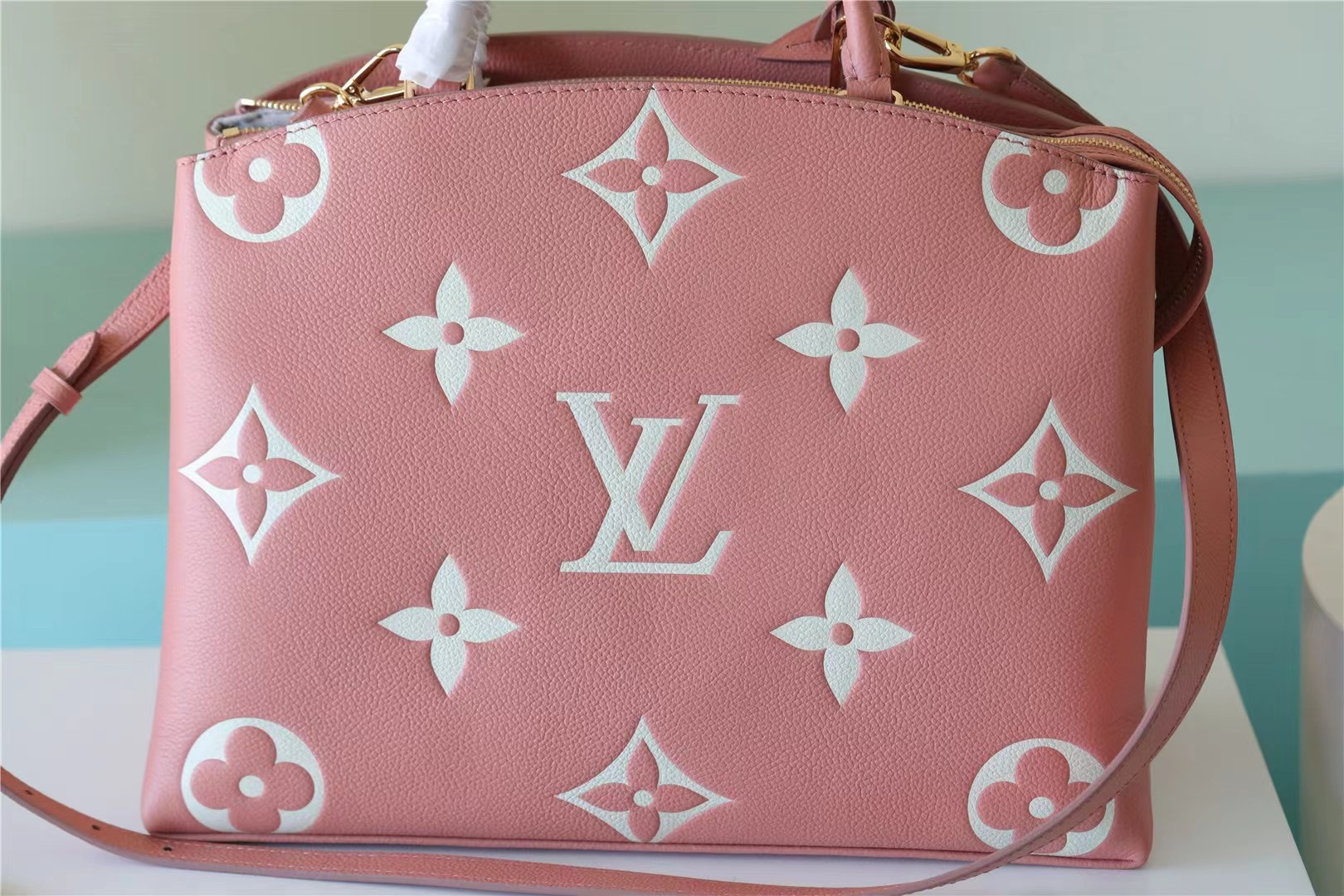 Louis Vuitton Grand Palais Monogram Pattern Pink 13.4In/34Cm