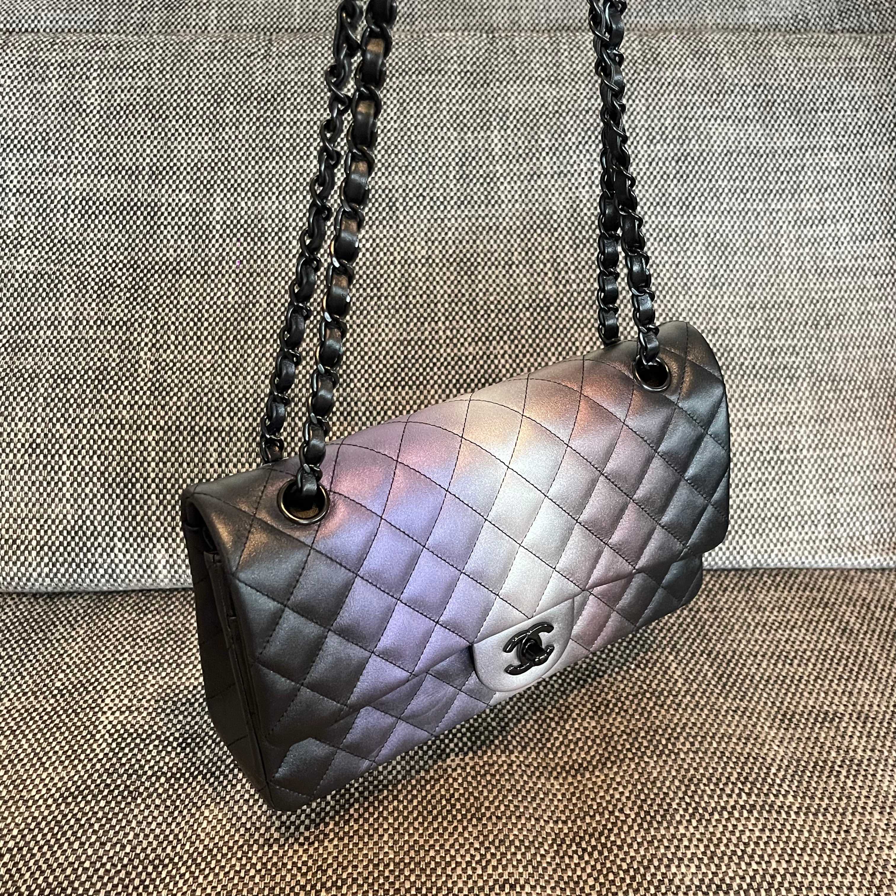 Classic Flap Bag（Gradient iridescent lambskin）