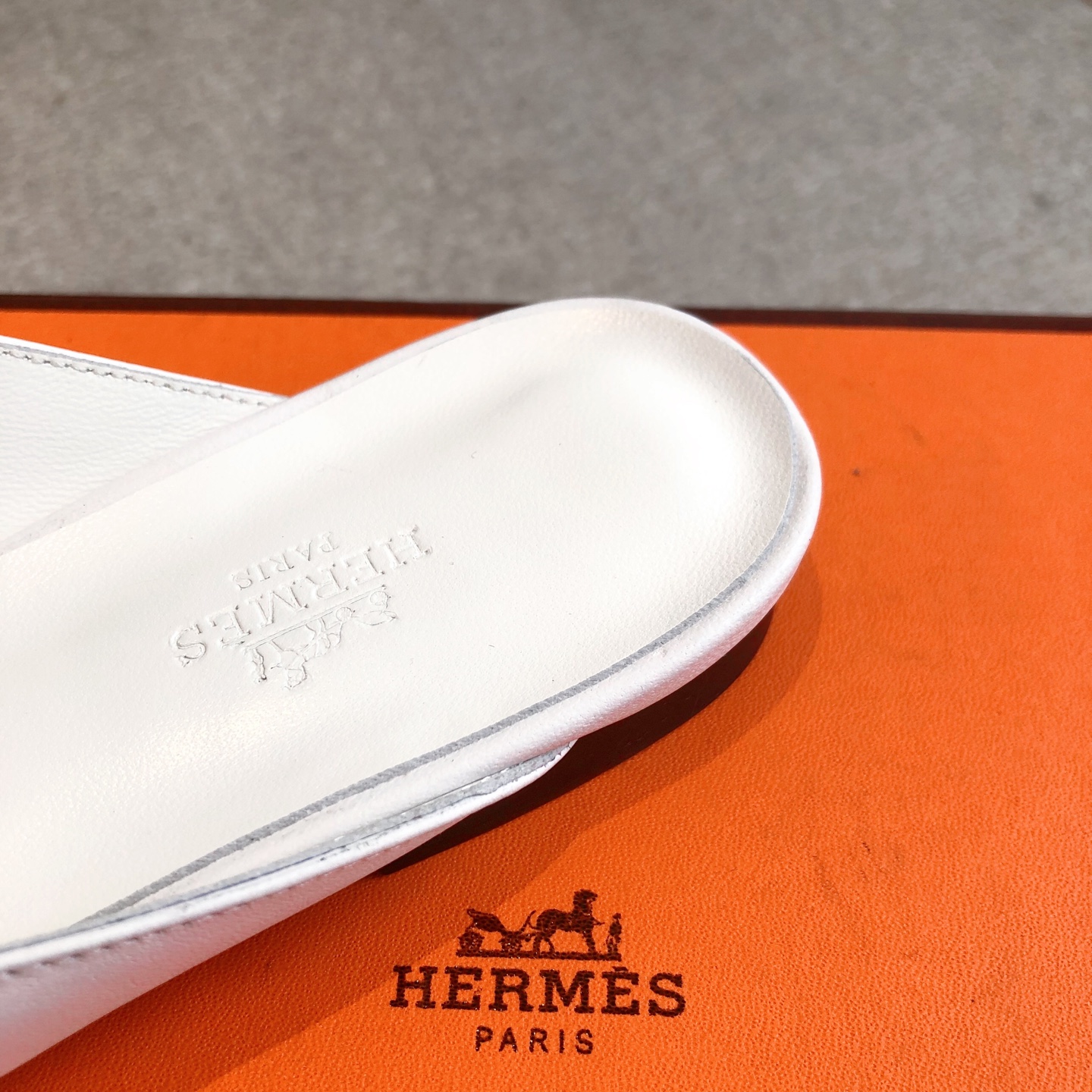 Hermes Oz Mule White