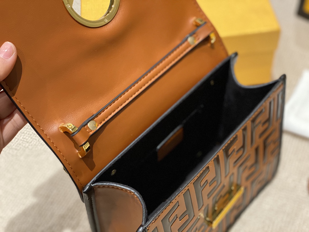 Fendi Ff Logo Bottom Brown Bag 22Cm