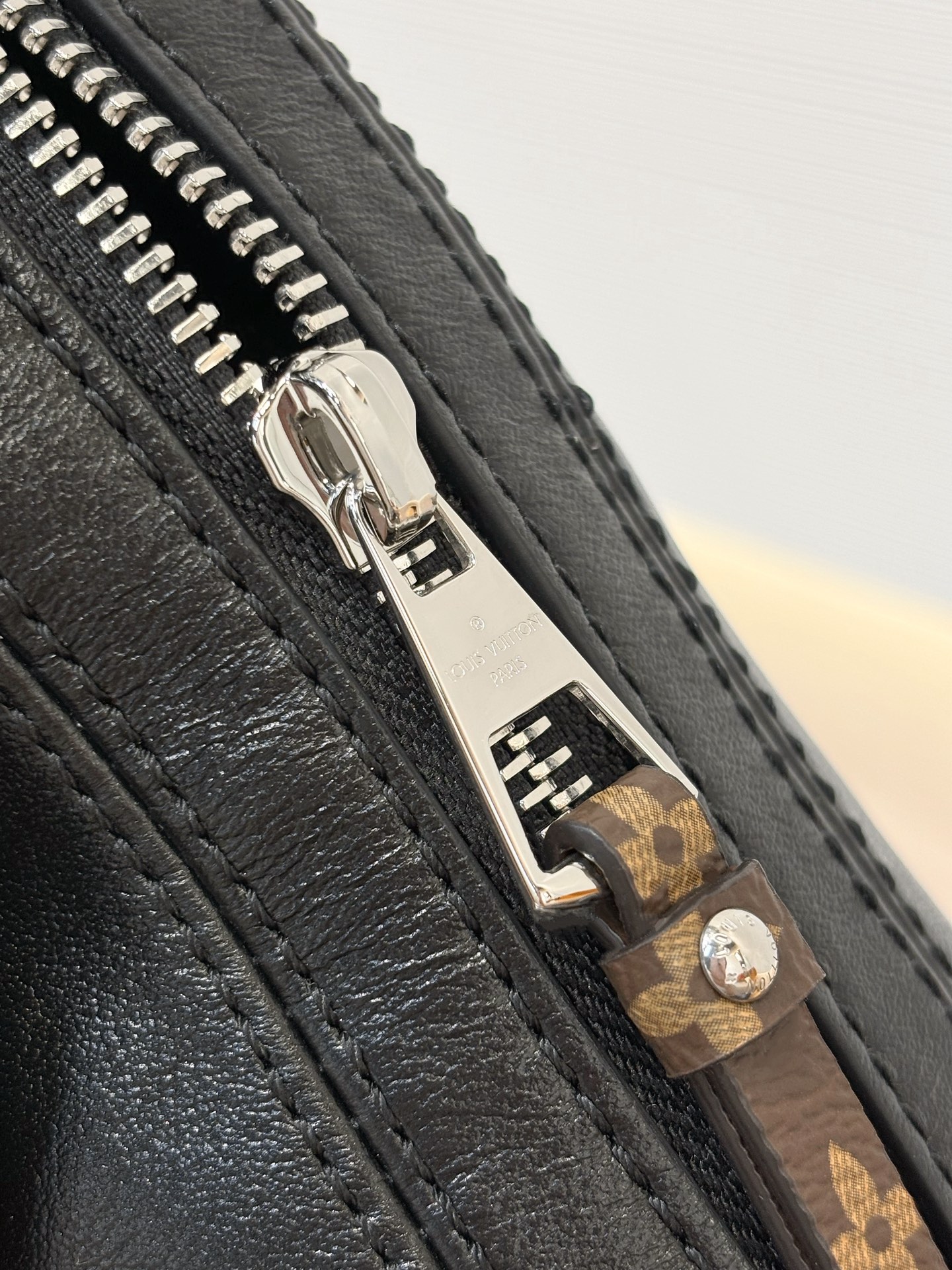 Louis Vuitton Pochette Vibe- Wallets and Small Leather Goods M14544 25cm/ 9.8in