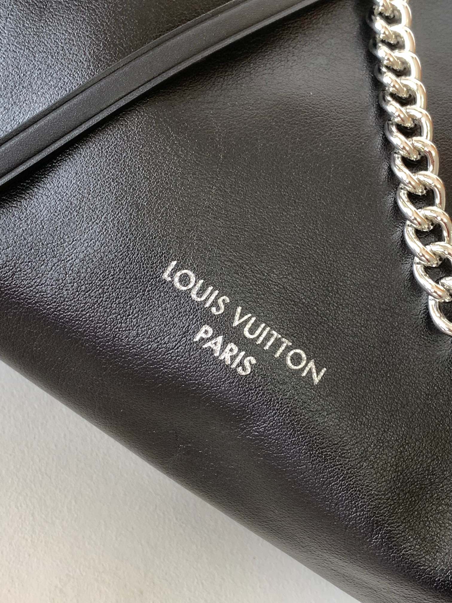 Louis Vuitton Carryall Cargo Pm H33 – Women – Handbags