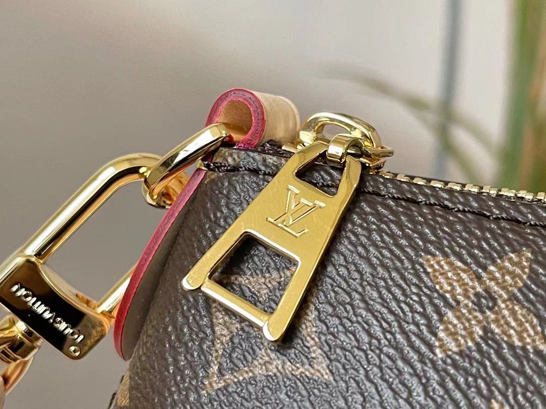 Louis Vuitton Bo Tie Mm 31Cm