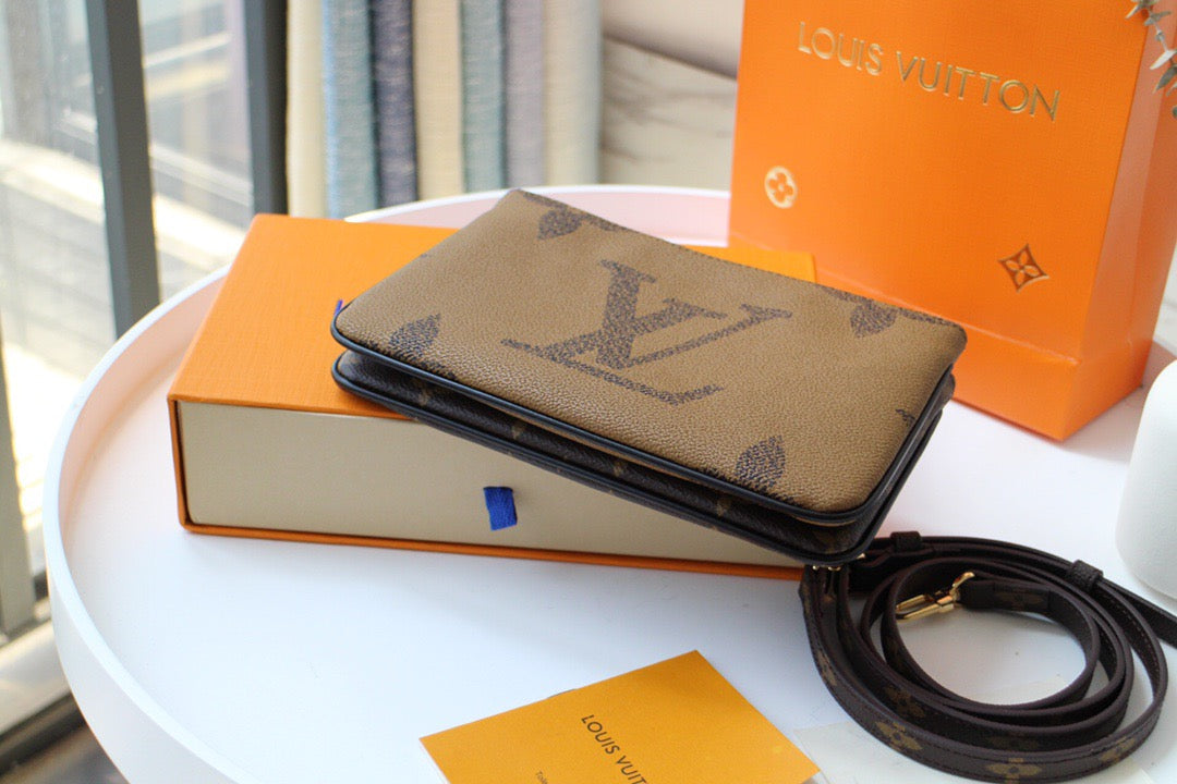 Louis Vuitton Double Zip Pochette 20Cm