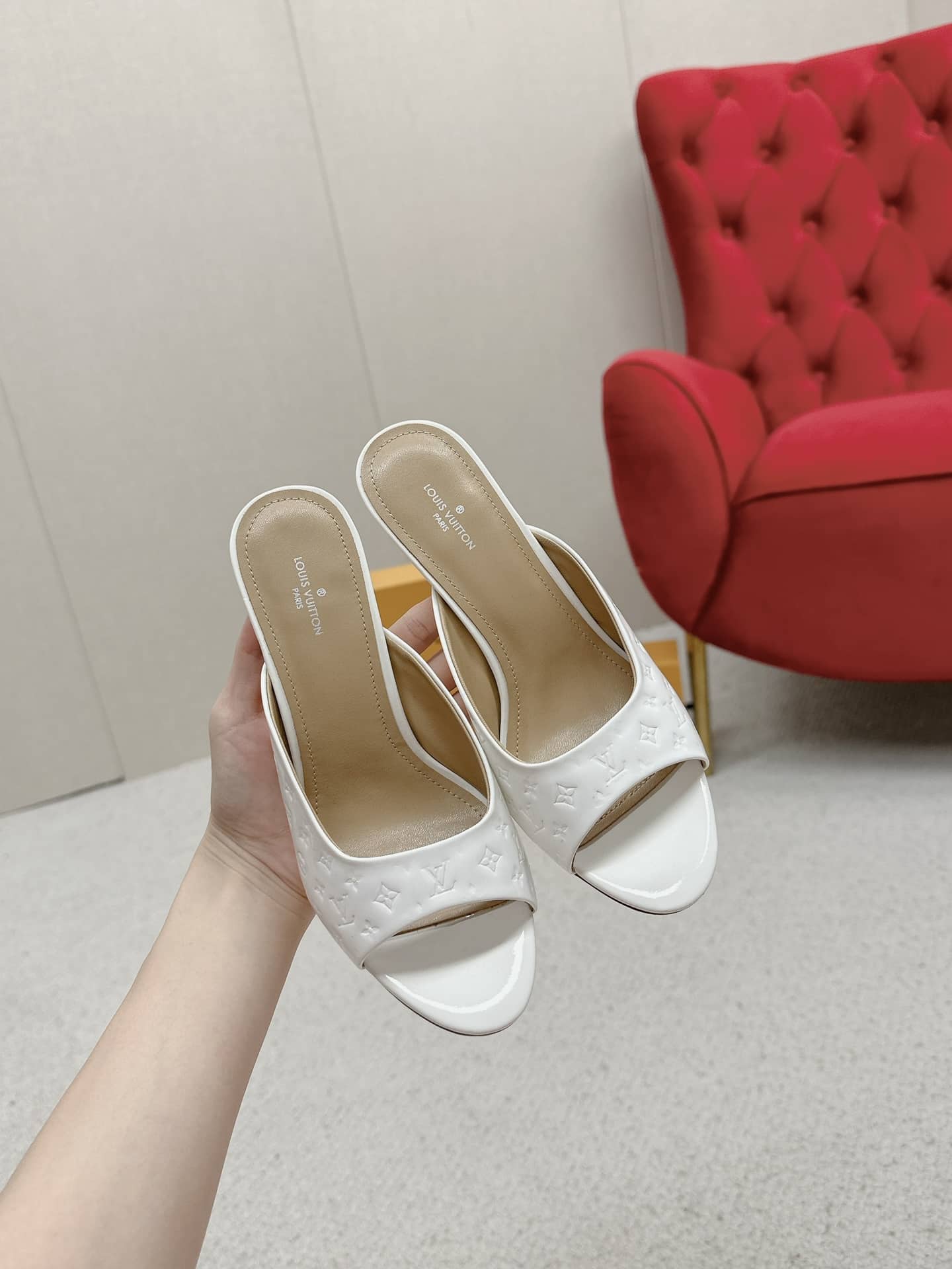 Louis Vuitton Super Mule Sandals White 1Acj51