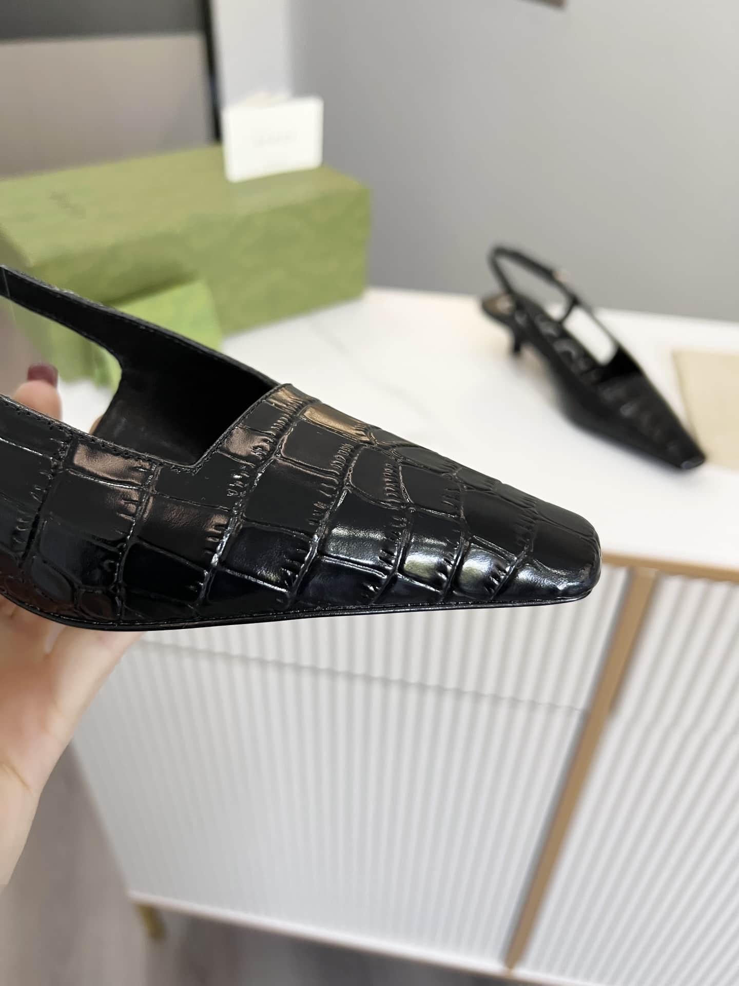 Gucci Women?S Crocodile Print Pump Black 674666 Ukq00 1000