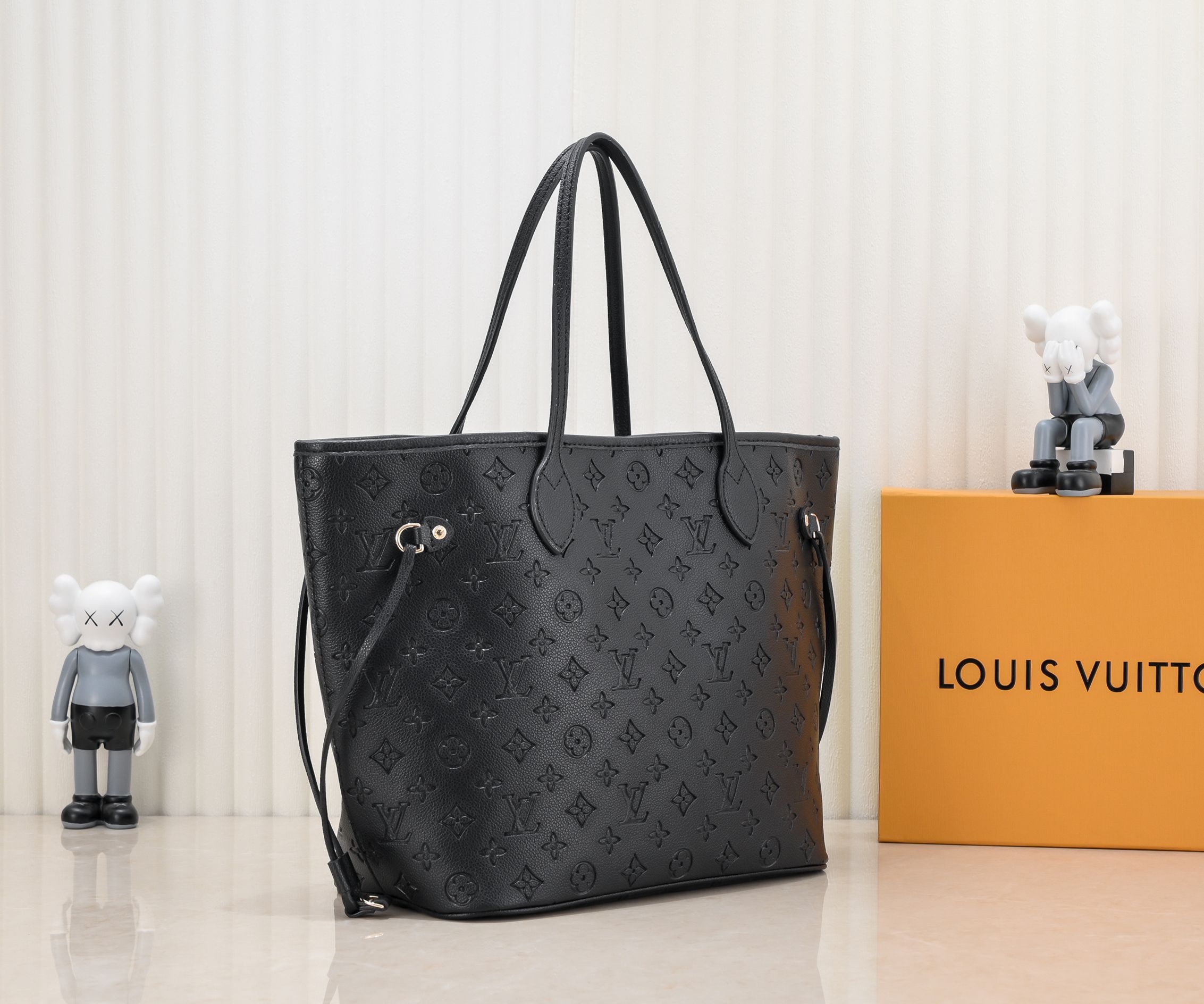 Louis Vuitton Neverfull MM Monogram Empreinte Leather Black 31cm