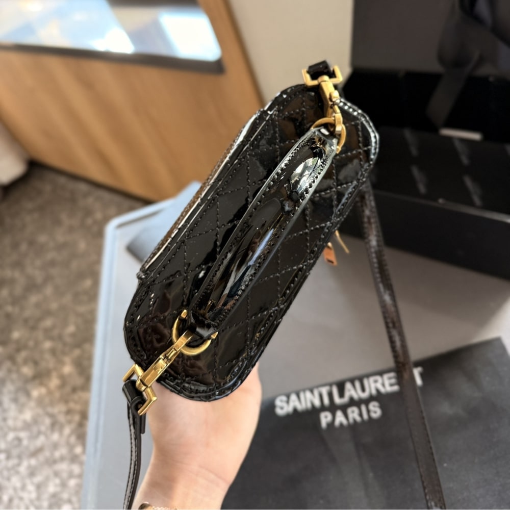Saint Laurent Gany Vanity Bag In Patent Leather Black 19Cm