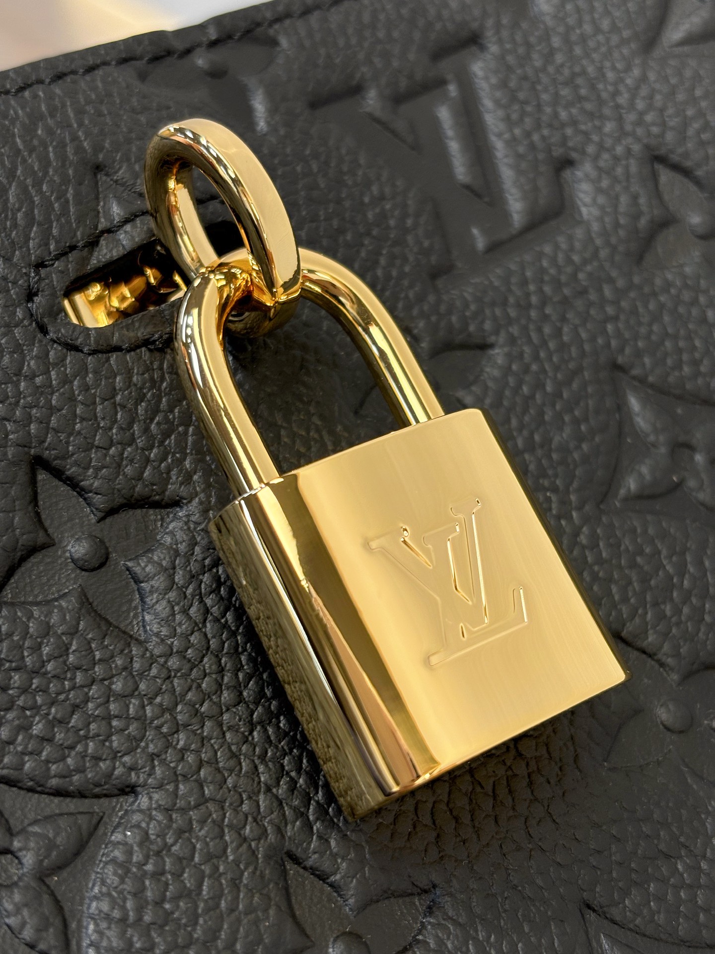 Louis Vuitton LV Anytime MM Monogram Empreinte Bag Black M14324 42cm/ 16.5in