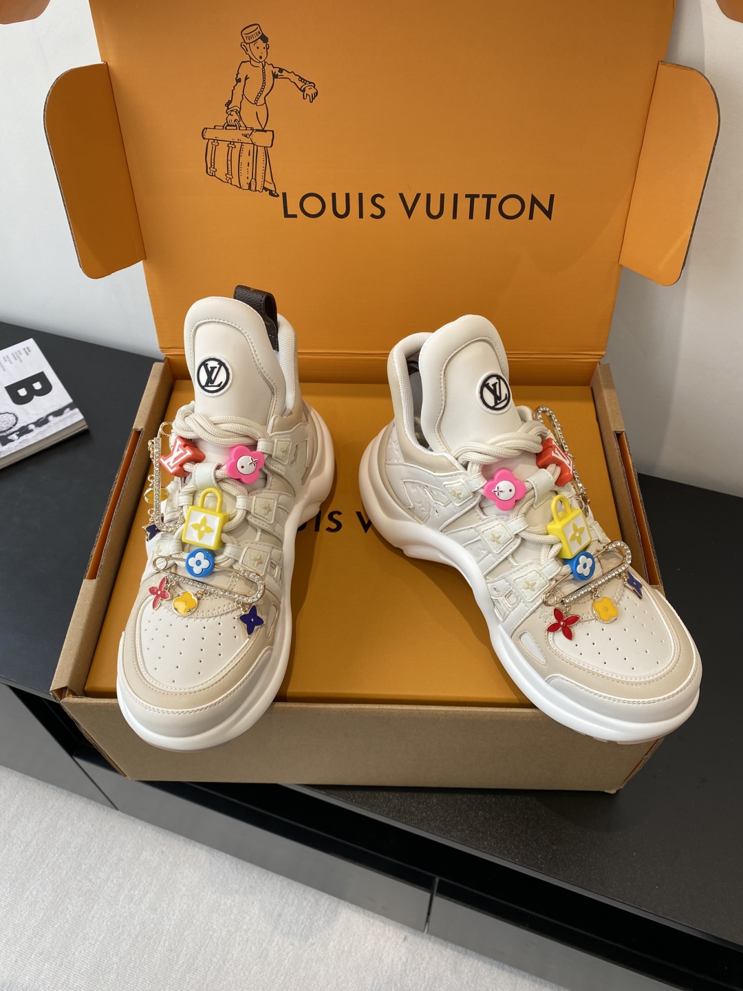 1AHOKP LV Archlight Sneaker