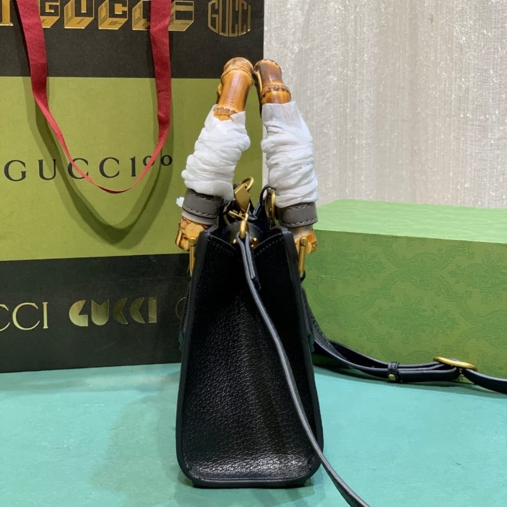 Gucci Diana Small Shoulder Bag Black Leather 25cm 735153 DJ24T 1092