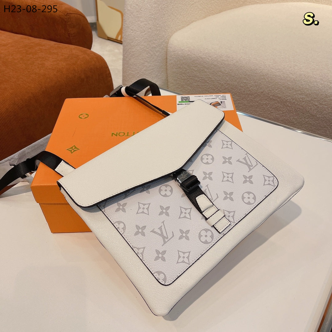 Louis Vuitton Pochette M Tis East West Bag Black 21Cm M46595