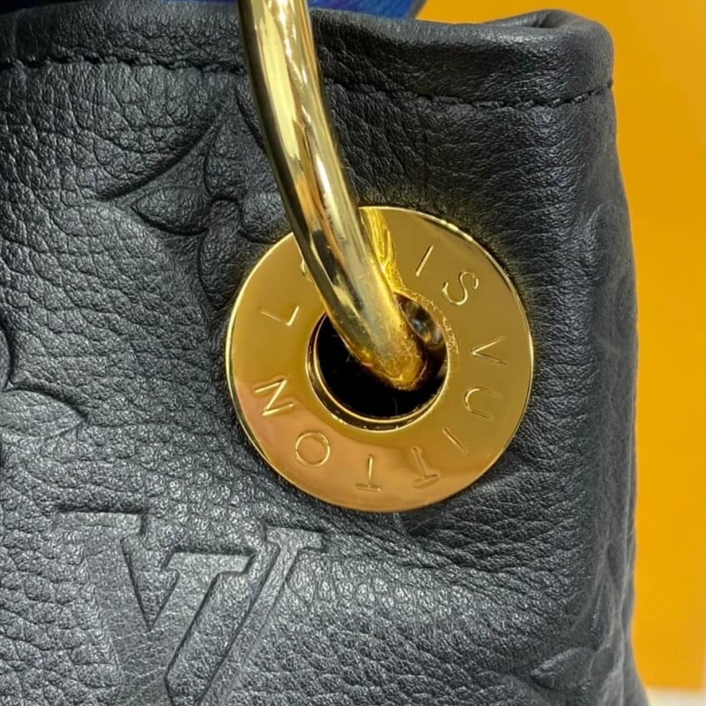 Louis Vuitton Artsy MM Monogram Empreinte Leather Black 41cm M41066