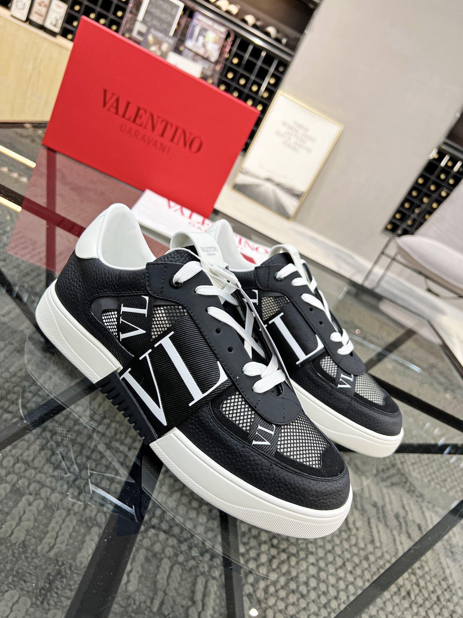 Valentino Sneakers