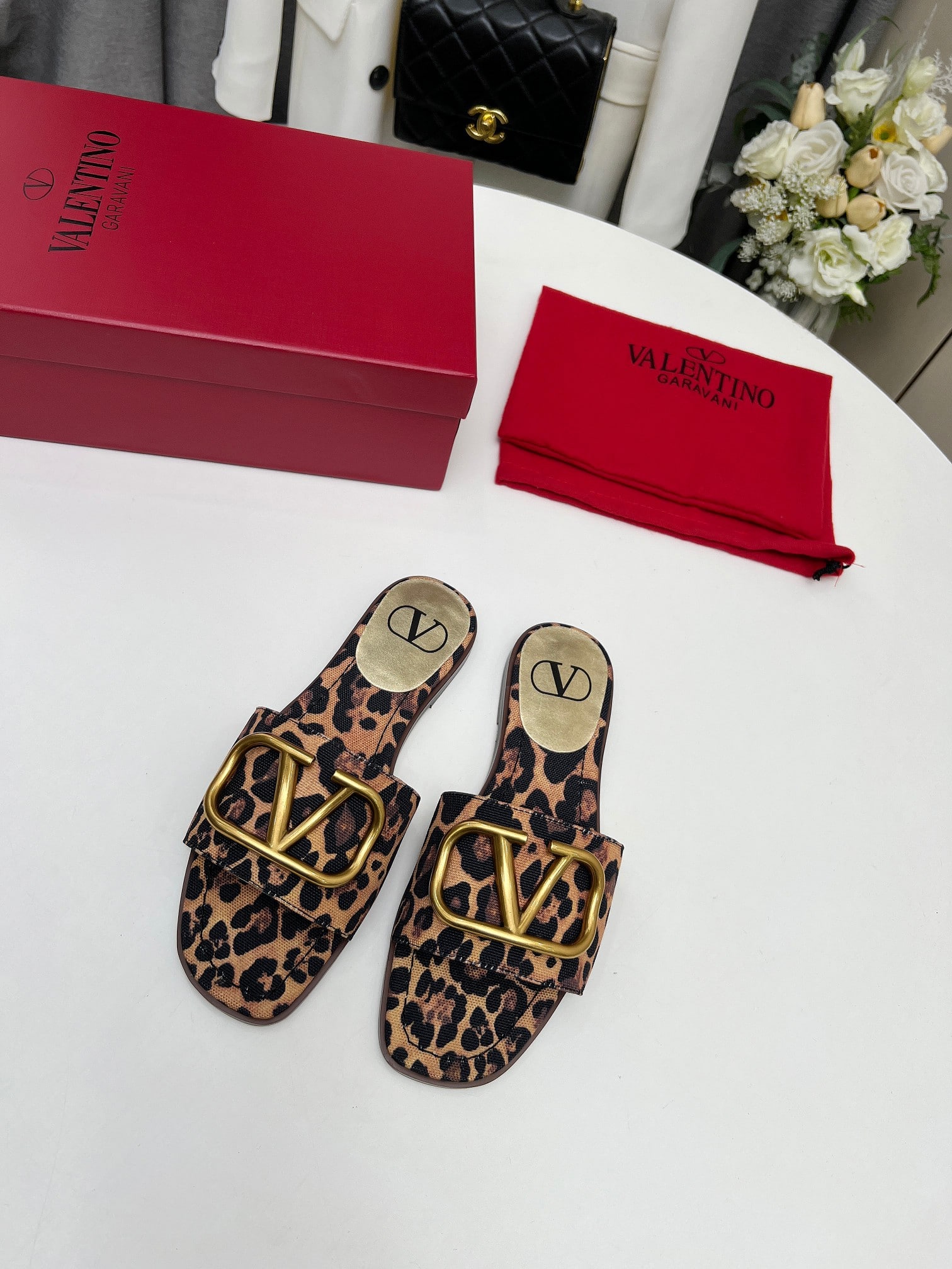 Valentino Garavani Leopard Print Buckle Sandals 3W2S0Bd5Rqy 09J