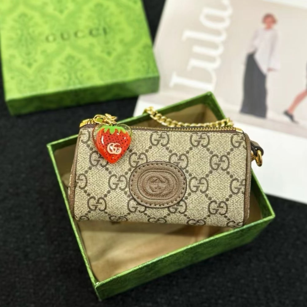 Gucci Double G Coin Purse Strawberry Wallet Beige 13Cm