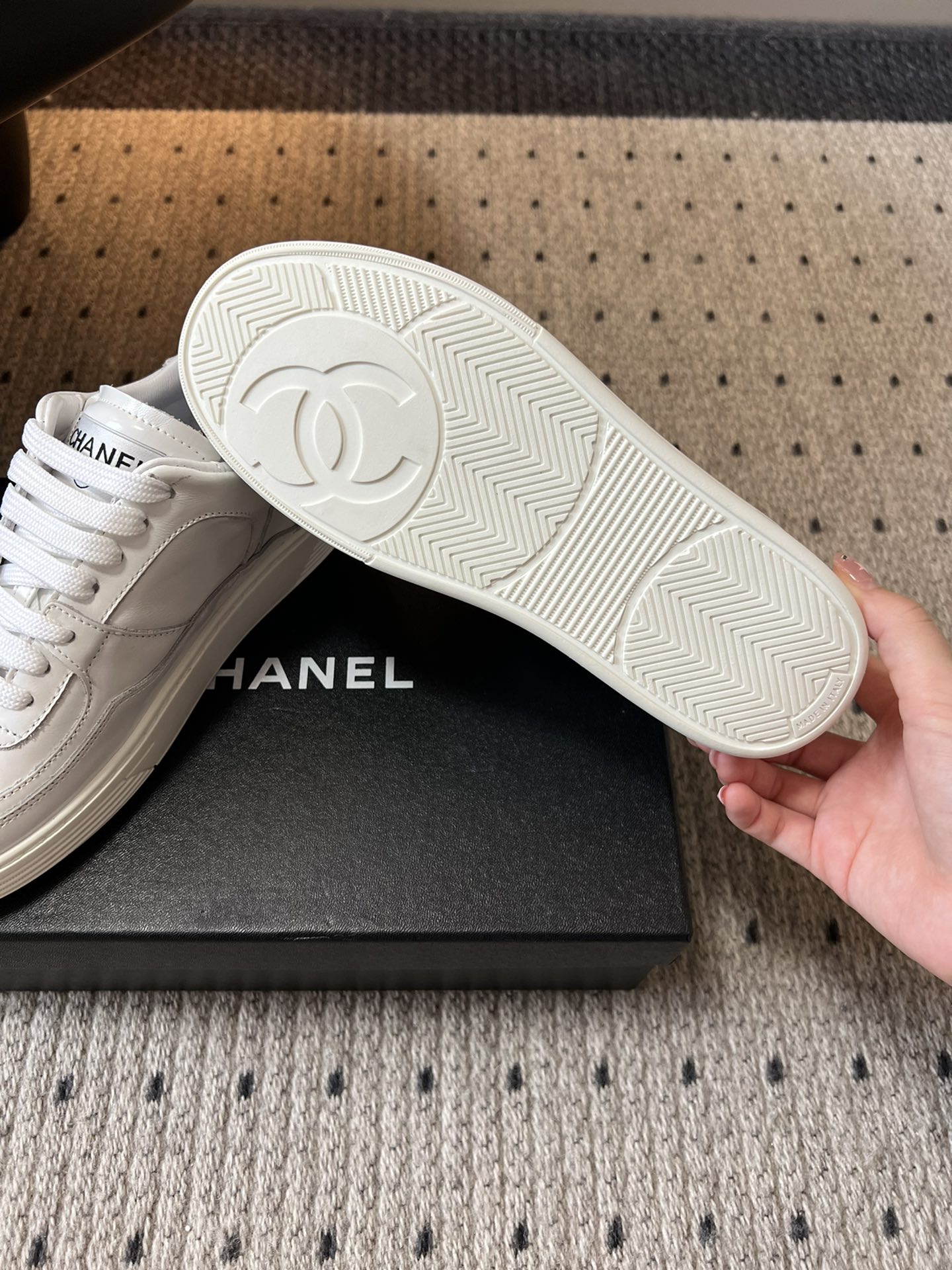 CHANEL Patent Leather Low-Top Trainers Light Beige