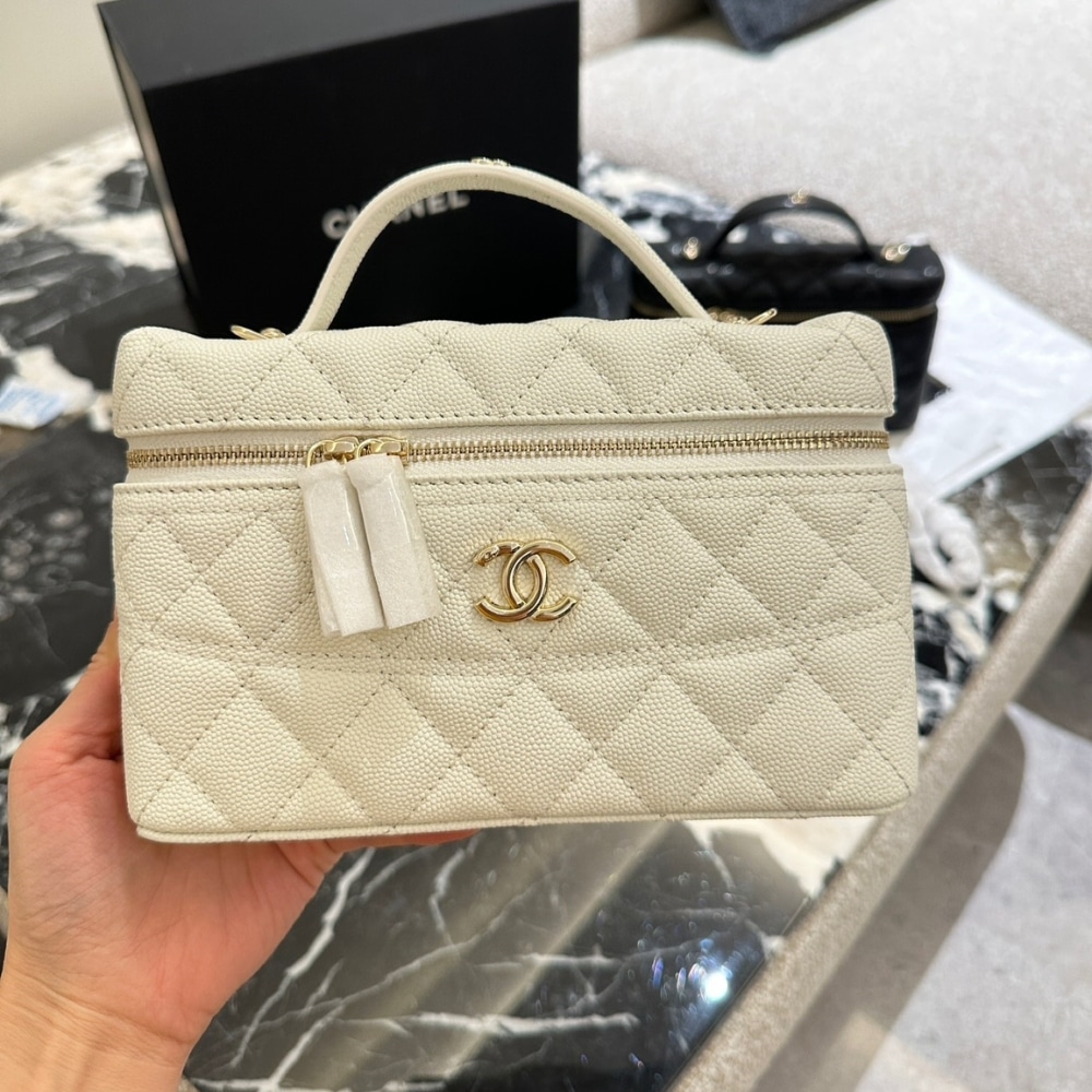 Chanel Long Vanity With Chain White 19.5Cm/7.7in