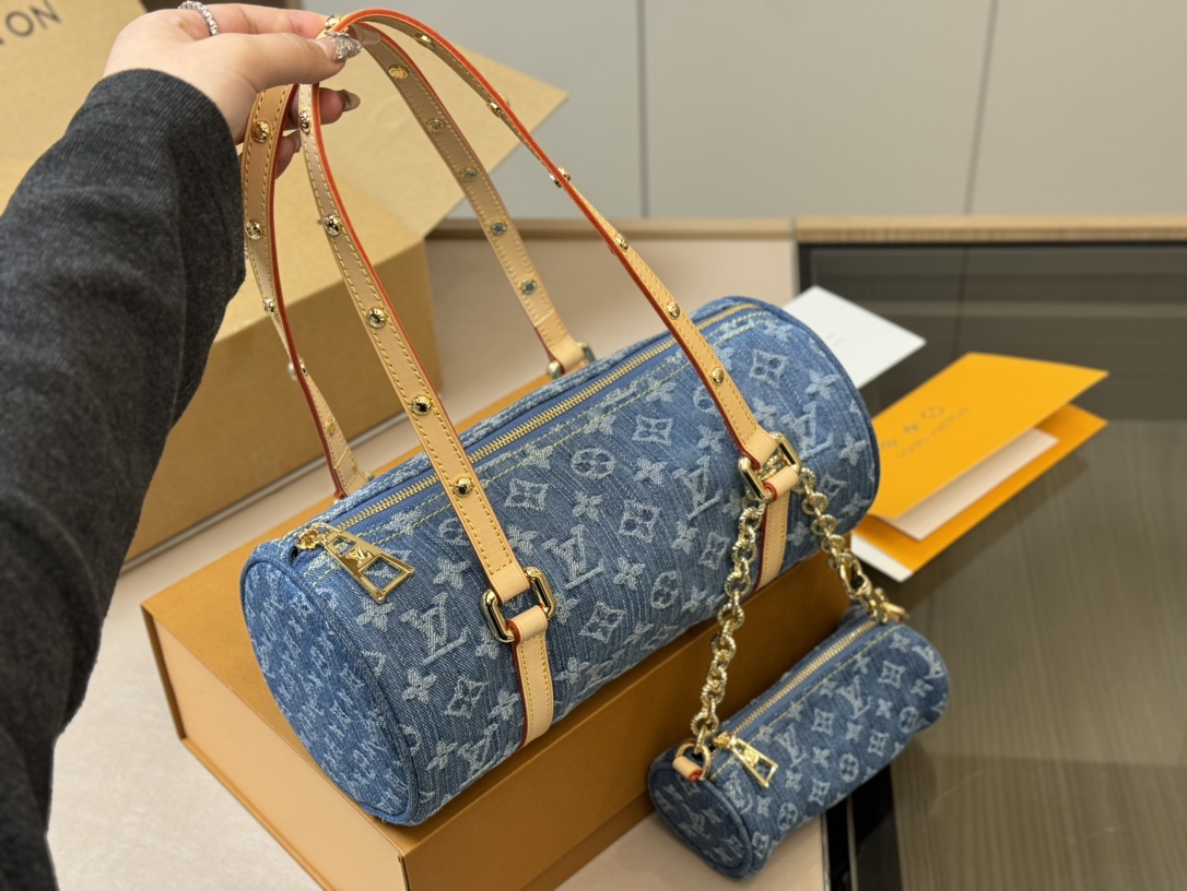 Louis Vuitton Hills Pochette Denim Blue 27Cm M82949