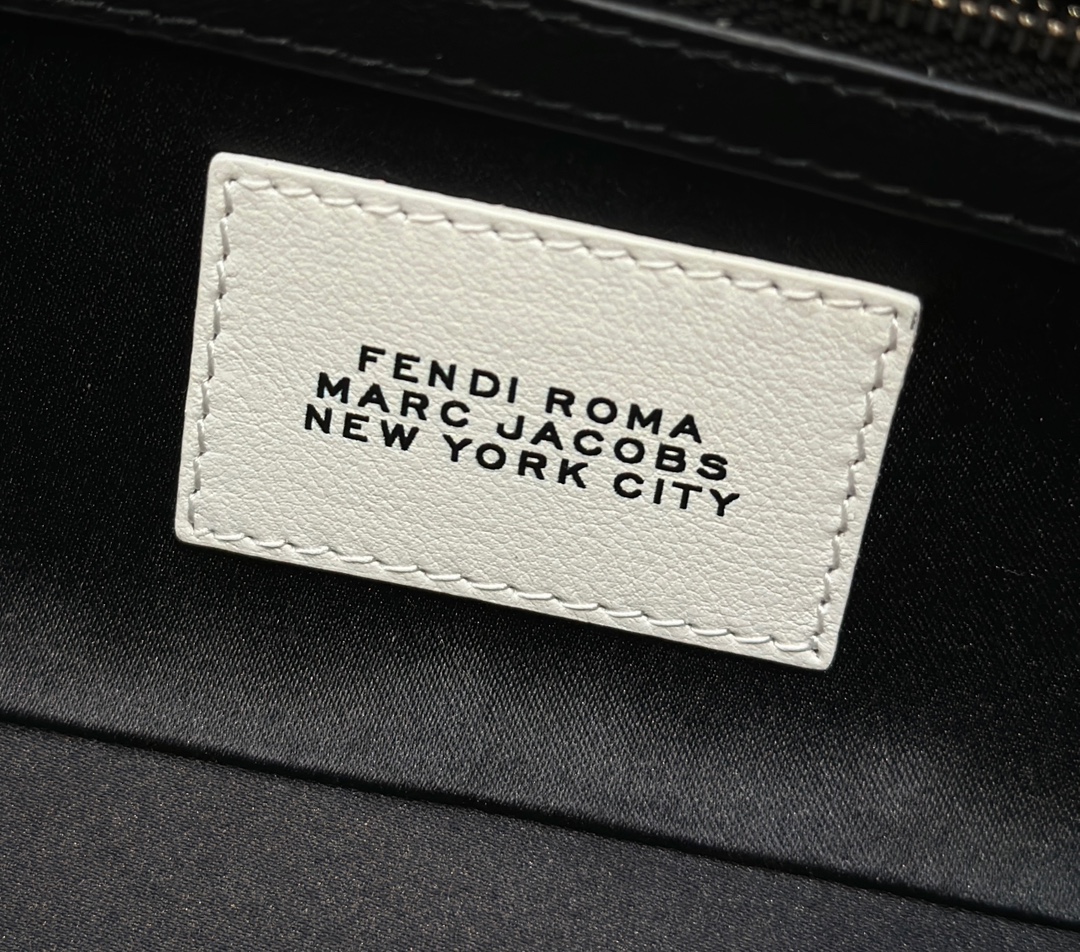 Fendi By Marc Jacobs Maxi Baguette Canvas Bag In Leather Black 26Cm/ 10.2in