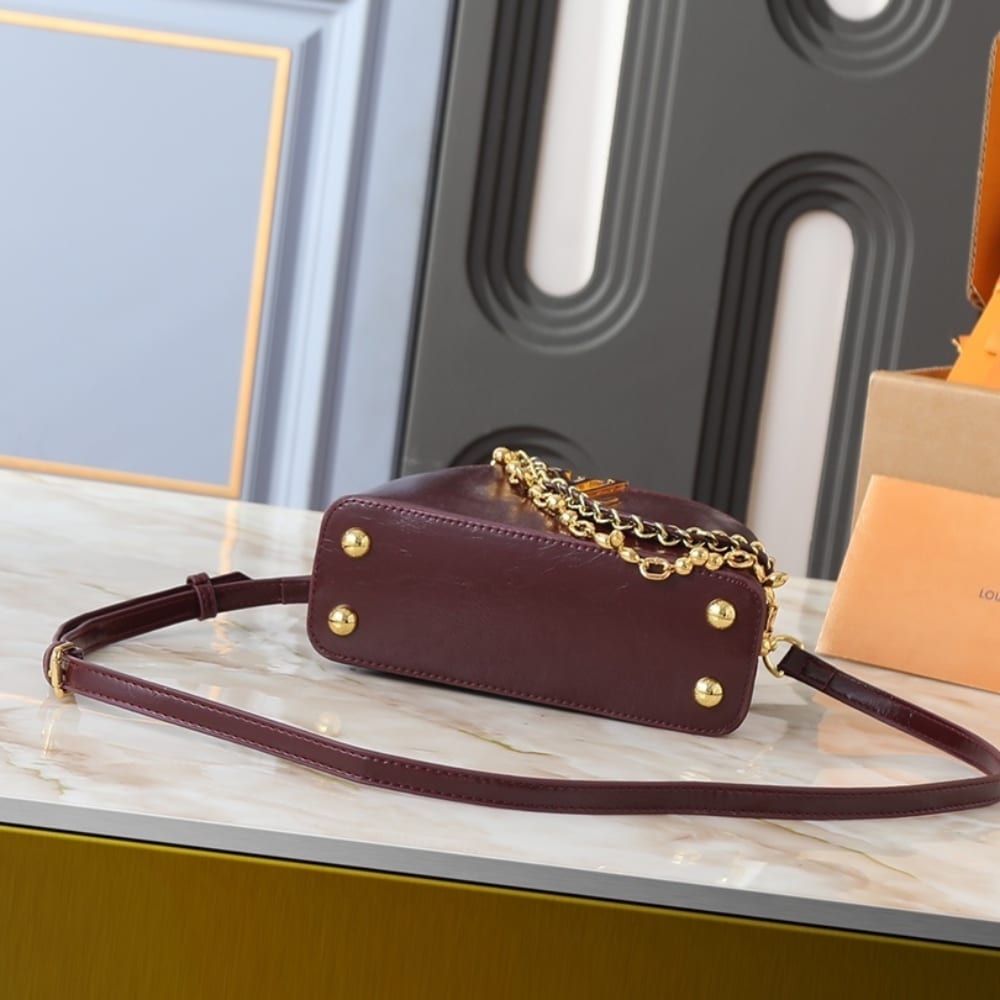 Louis Vuitton Capucines East West Mini Grenat Red 22Cm M25473