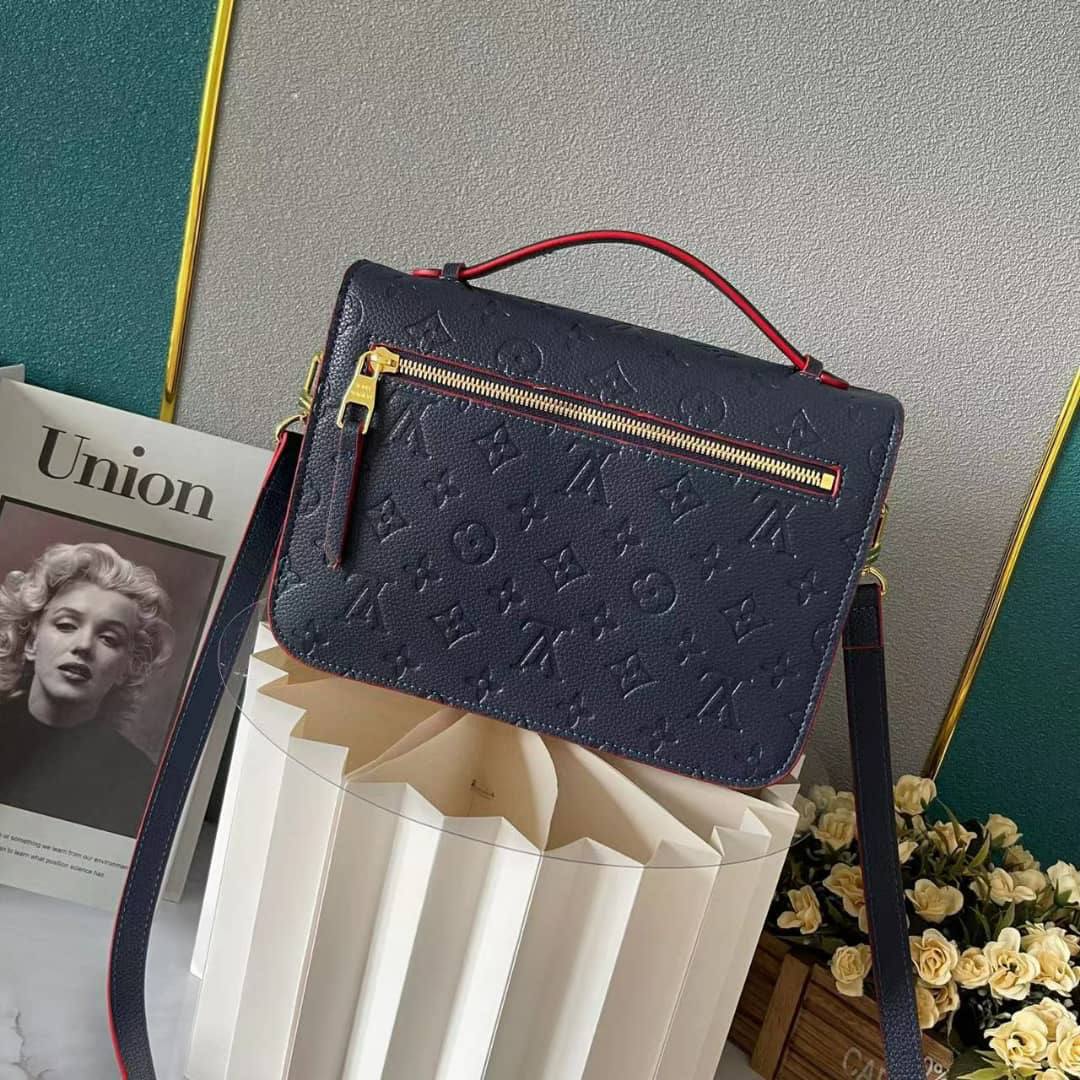 Louis Vuitton Pochette Metis 25Cm M44071