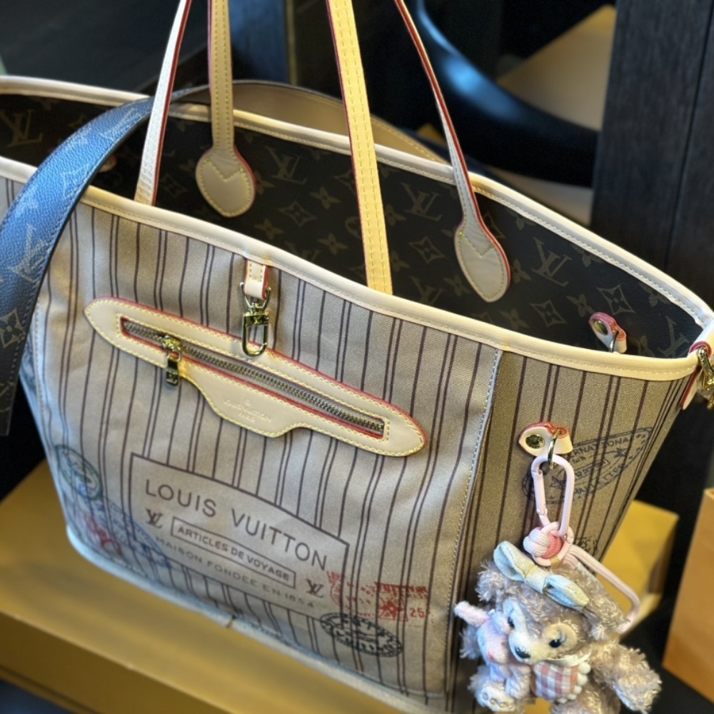 Louis Vuitton Neverfull Bandoulière Inside Out MM Beige 31cm M11948