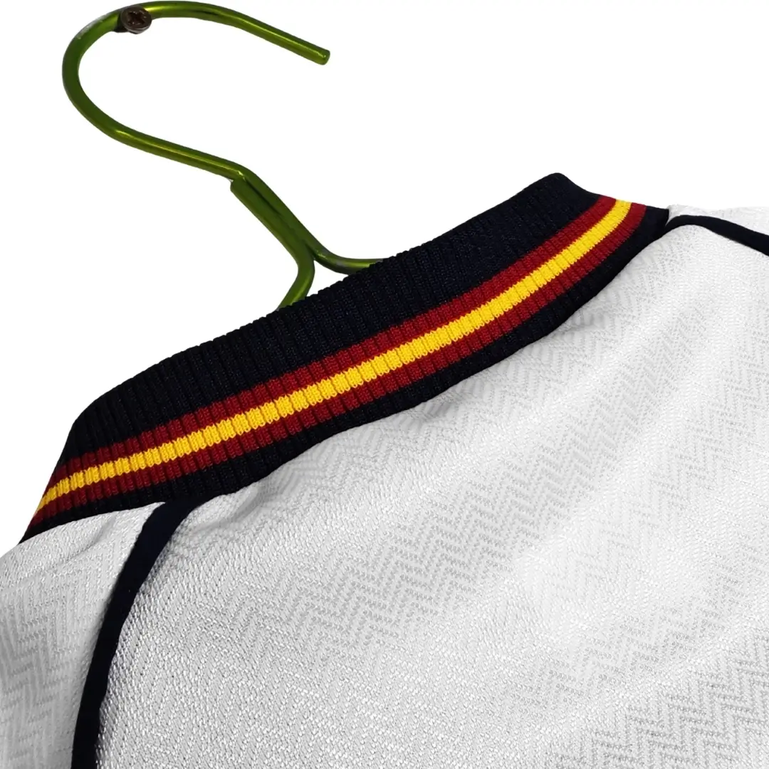 Fulham 2001/02 Home Retro Soccer Jersey