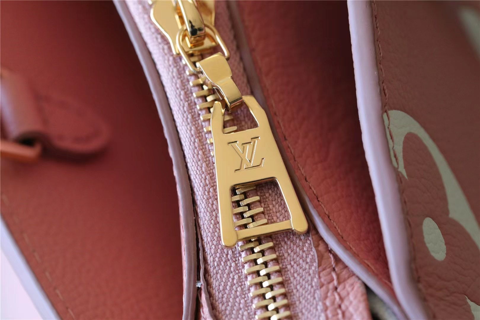 Louis Vuitton Grand Palais Monogram Pattern Pink 13.4In/34Cm