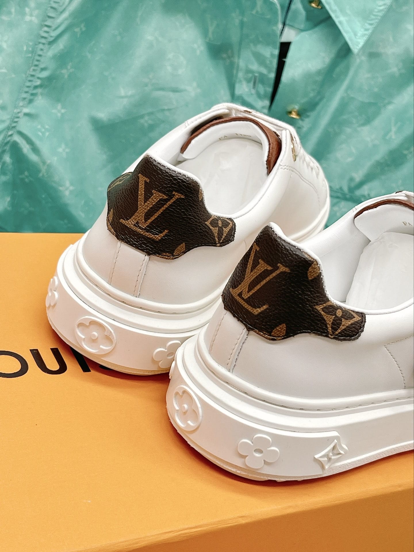 Louis Vuitton Time Out Sneaker 1Aadmt