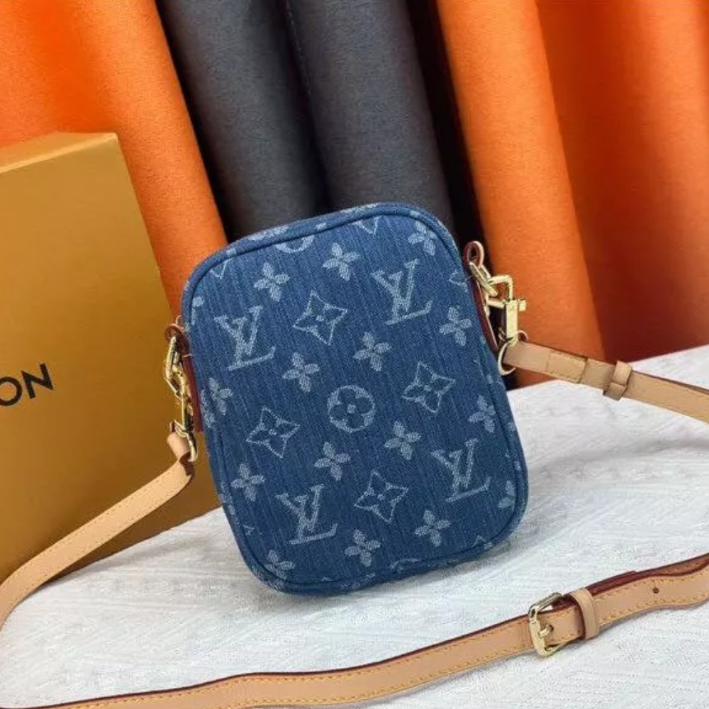 Louis Vuitton Fairfax Pochette Bag Denim Blue 17Cm M82948