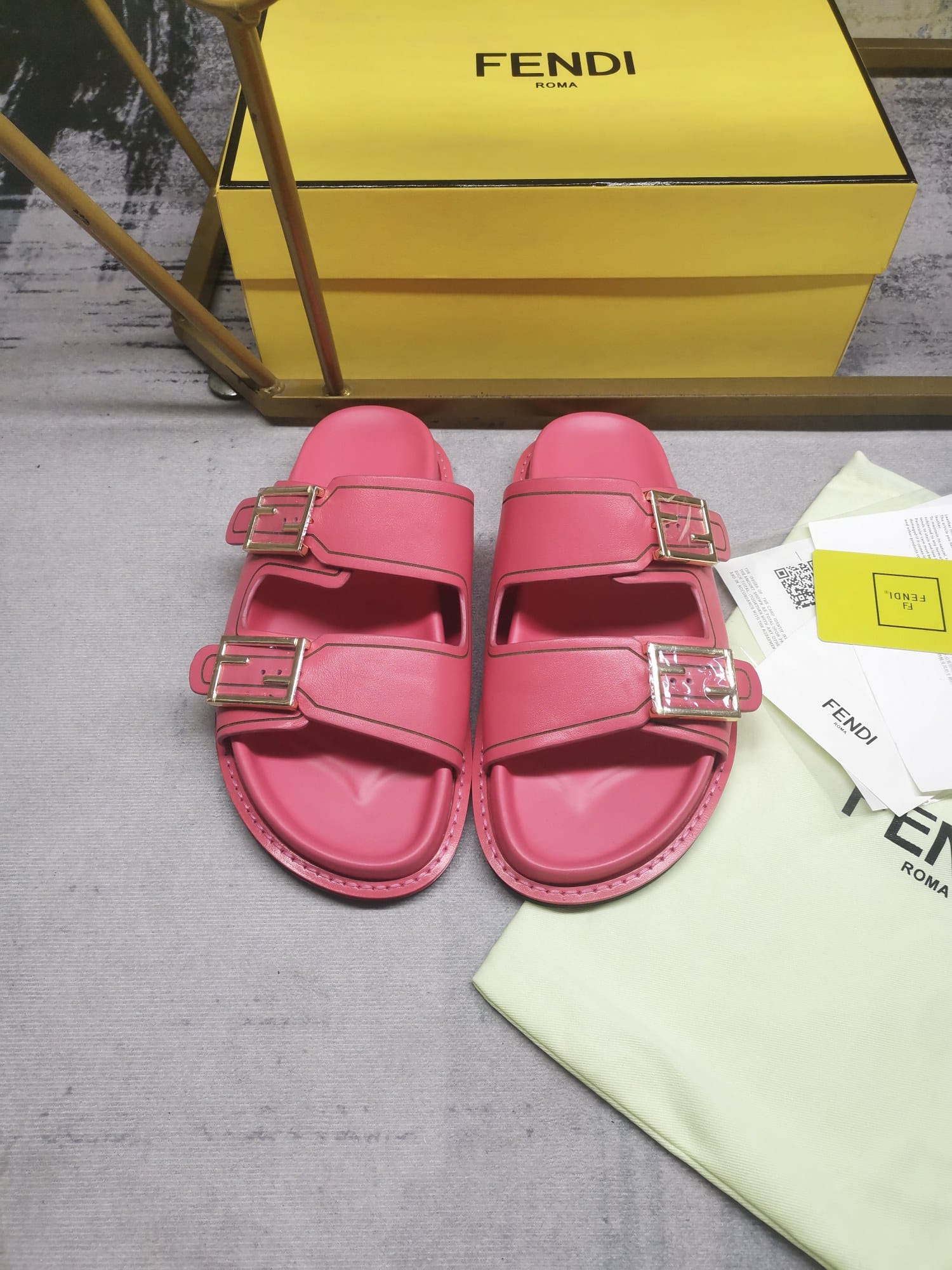 Fendi Feel Leather Slides Pink 8X8326Na7F1K9Y