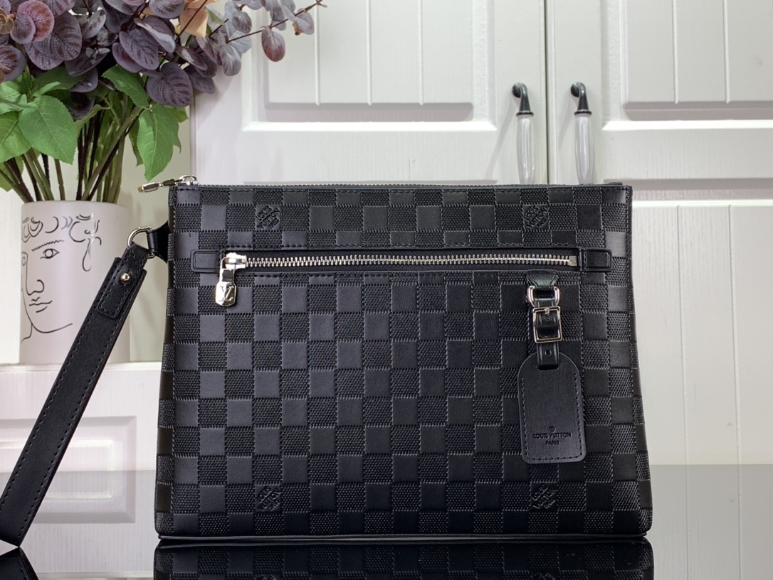 Louis Vuitton Takeoff Bag Damier Black 30Cm N40504