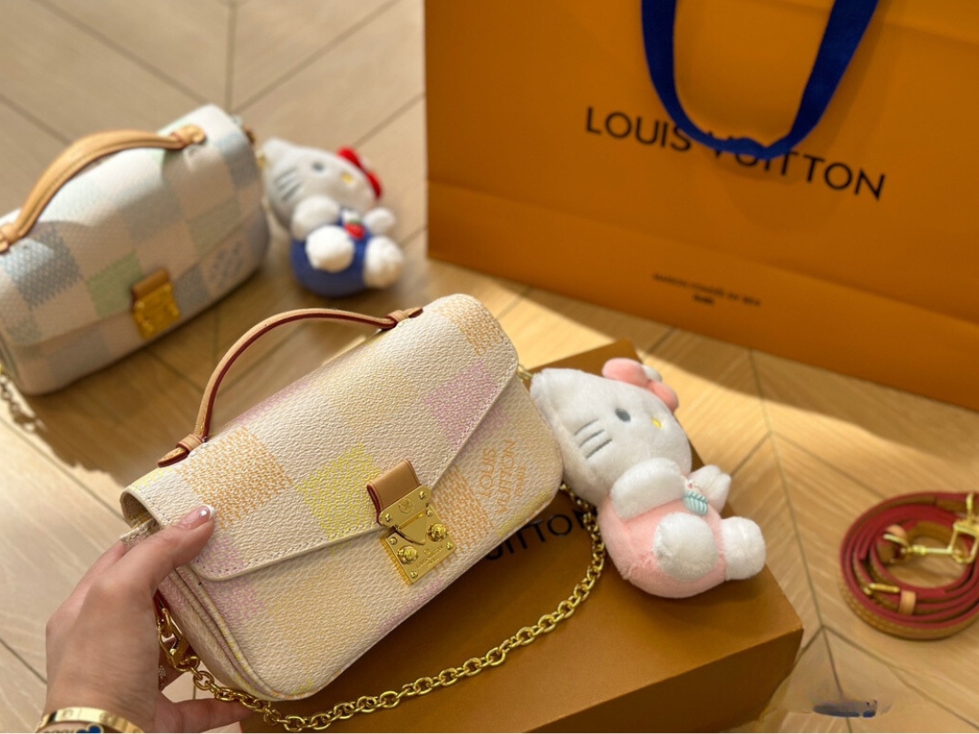 Louis Vuitton Pochette M Tis East West Damier Canvas Peach 21Cm N40749