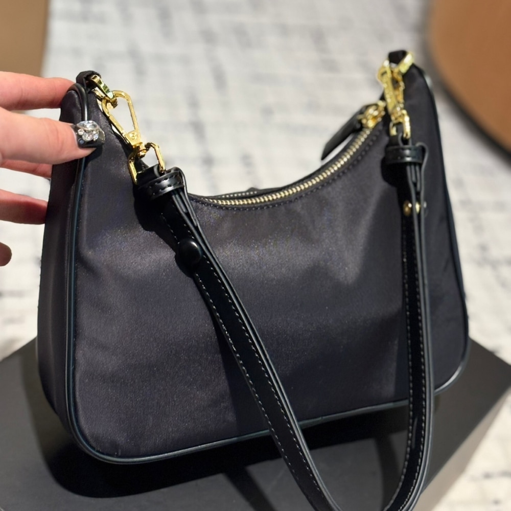 Prada Leather Pocket Re Nylon Shoulder Bag Black 22Cm